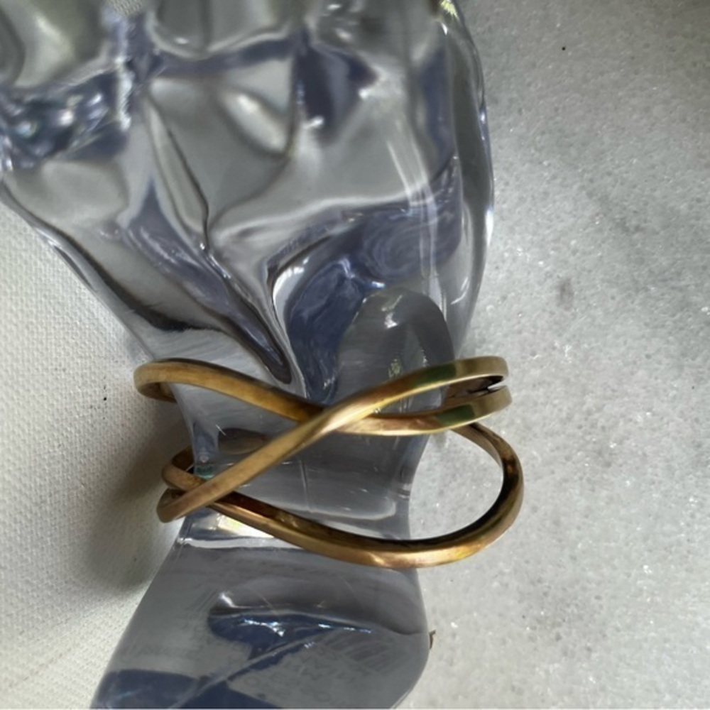 Elegant Gold-Toned brass Women's Bracelet